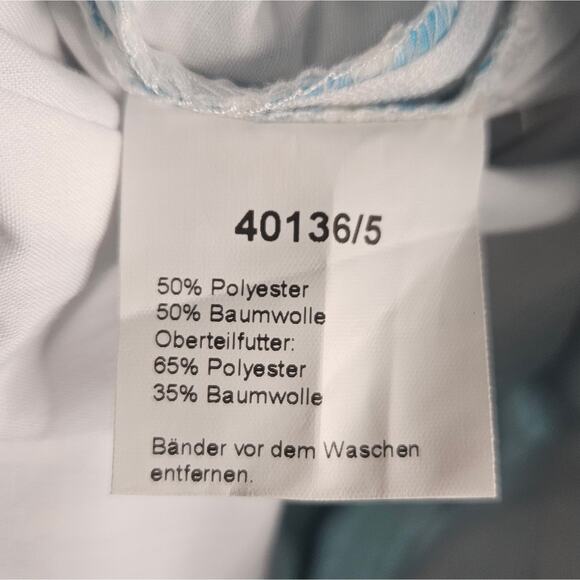 Country Line Dirndl & Matching Apron- Blue & White Gingham w Bling, sz 34 (US 4) - Picture 9 of 9